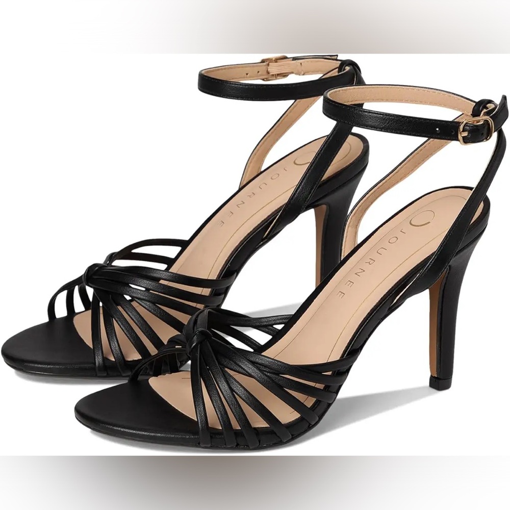 Journee Collection Vanita heels